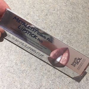 BNIB Touch in Sol Metallist liquid foil lipstick